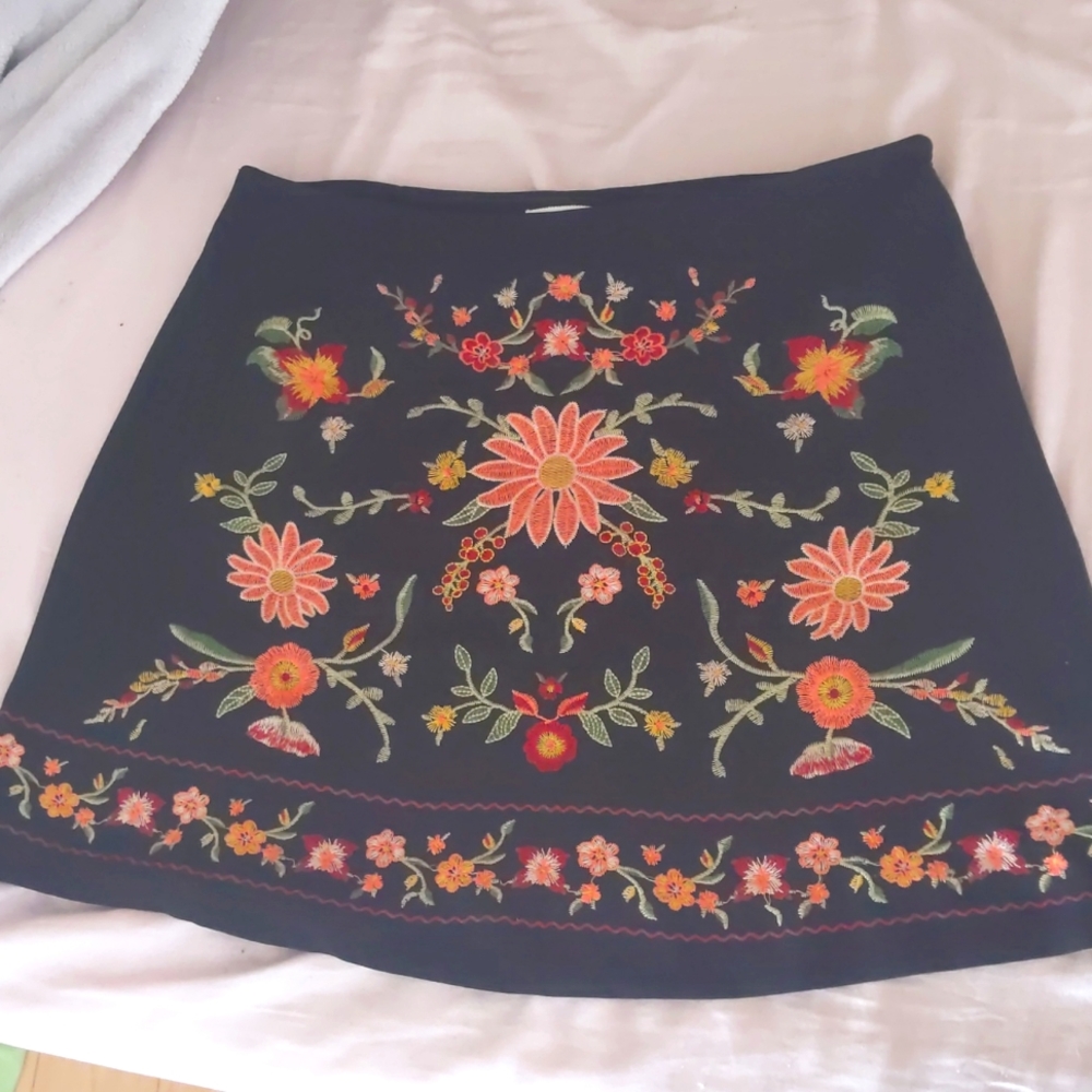 A line embroidered mini skirt